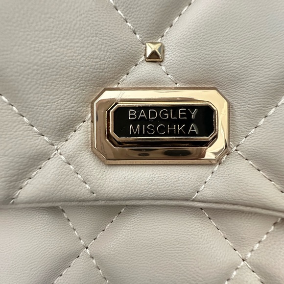 Badgley Mischka Crossbody NEW with Tags! - Picture 5 of 6